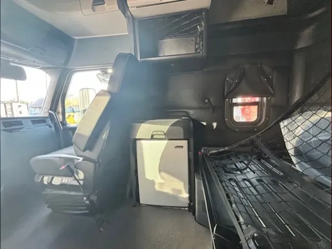 2023 Freightliner Cascadia 126