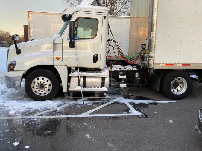 2015 FREIGHTLINER/MERCEDES CASCADIA 125