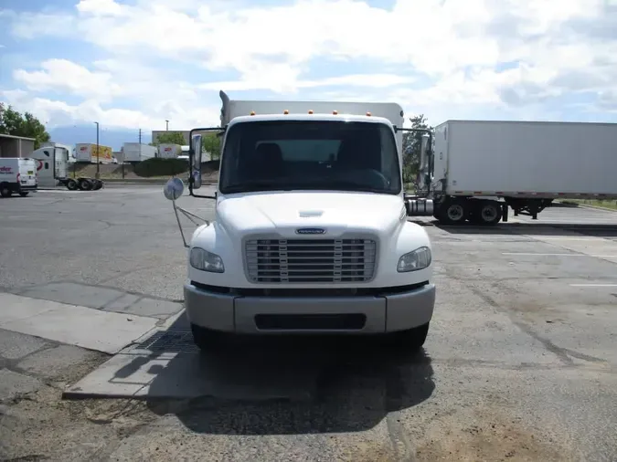 2015 FREIGHTLINER M2 106