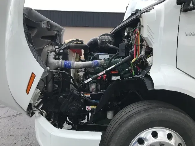 2019 Volvo VNR42300