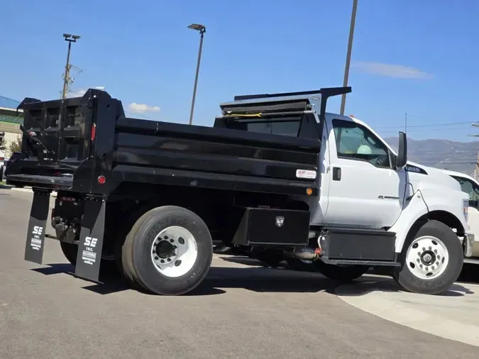 2025 Ford F-650SD