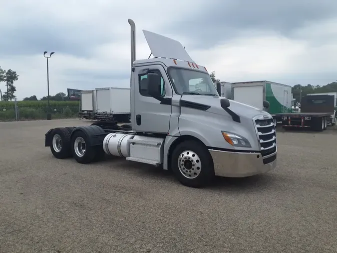 2020 FREIGHTLINER/MERCEDES NEW CASCADIA PX126642e3bb5eb2918711688e5ddb8730e3406
