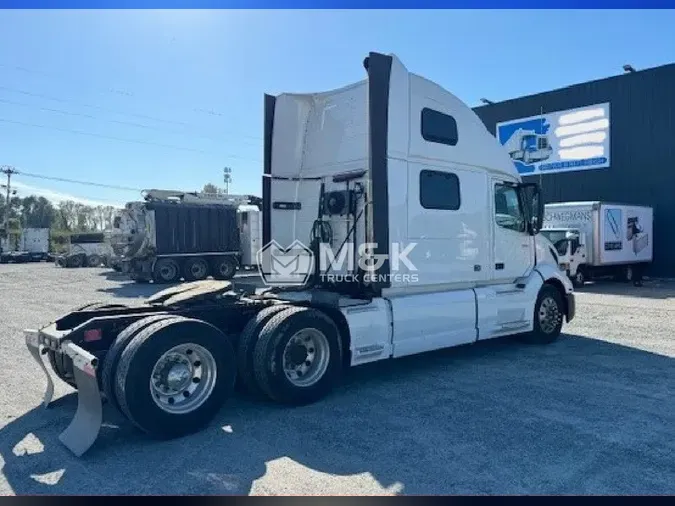 2020 VOLVO VNL64T860