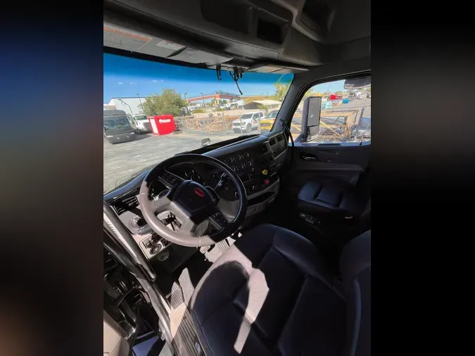 2022 Peterbilt 579