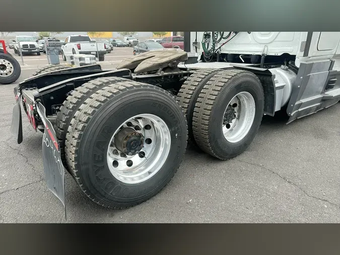 2021 Freightliner Cascadia 126