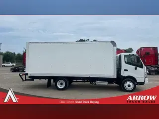 2019 HINO 195