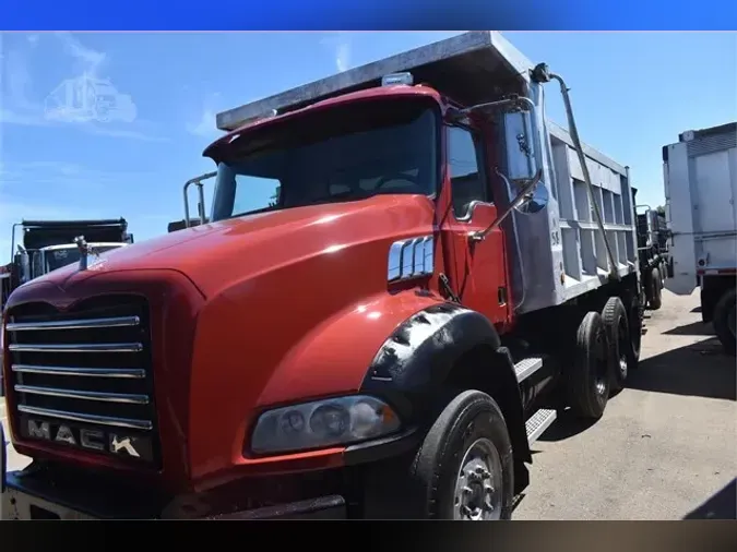 2007 MACK GRANITE CT713