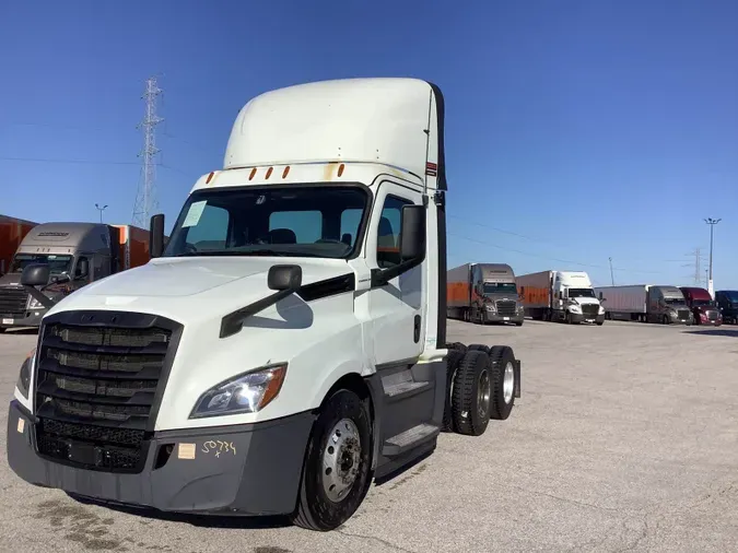 2020 Freightliner Cascadia 126