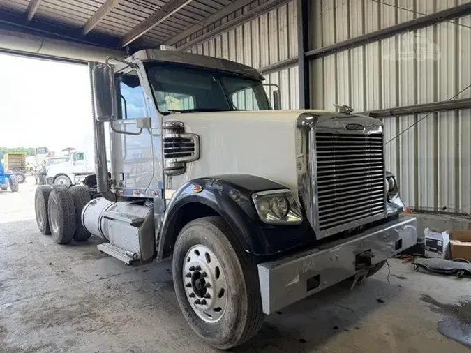 2015 FREIGHTLINER CORONADO 122 SD