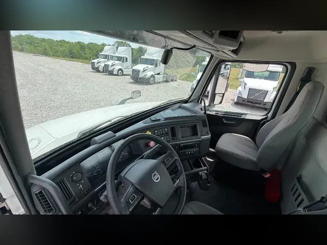 2020 Volvo VNL300