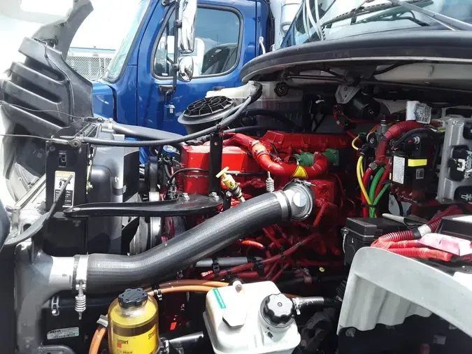 2017 FREIGHTLINER/MERCEDES M2 106