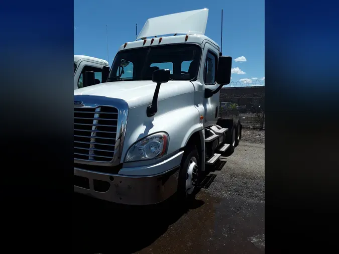 2018 FREIGHTLINER/MERCEDES CASCADIA 125