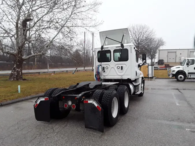 2018 FREIGHTLINER/MERCEDES CASCADIA 125