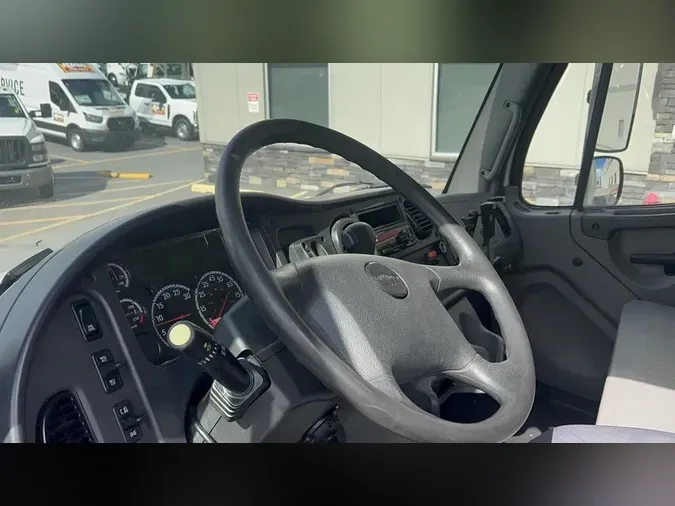 2019 Freightliner Business Class M2 106