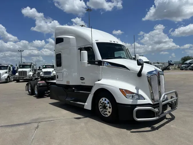 2023 Kenworth T680