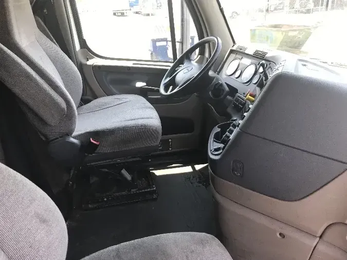 2017 Freightliner X12564ST