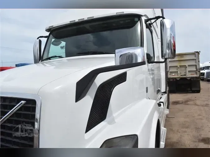 2014 VOLVO VNL64T670