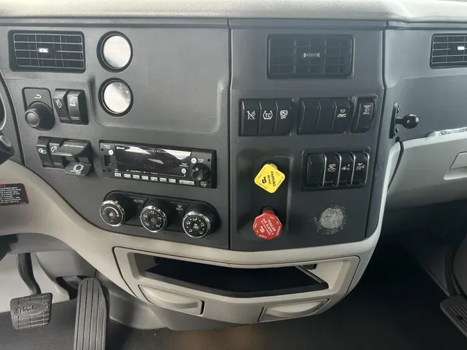 2022 Peterbilt 579