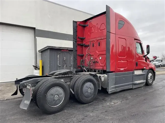 2021 FREIGHTLINER CA126