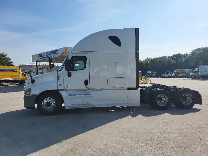 2019 Freightliner X12564ST