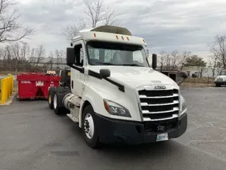 2019 Freightliner T12664ST