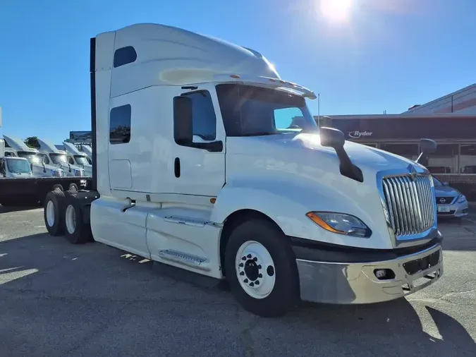 2019 NAVISTAR INTERNATIONAL LT625 SLPR CAB