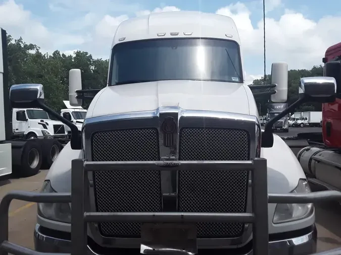 2020 KENWORTH TRUCKS T-680