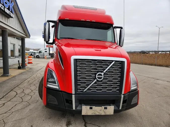 2023 VOLVO VNL64T860