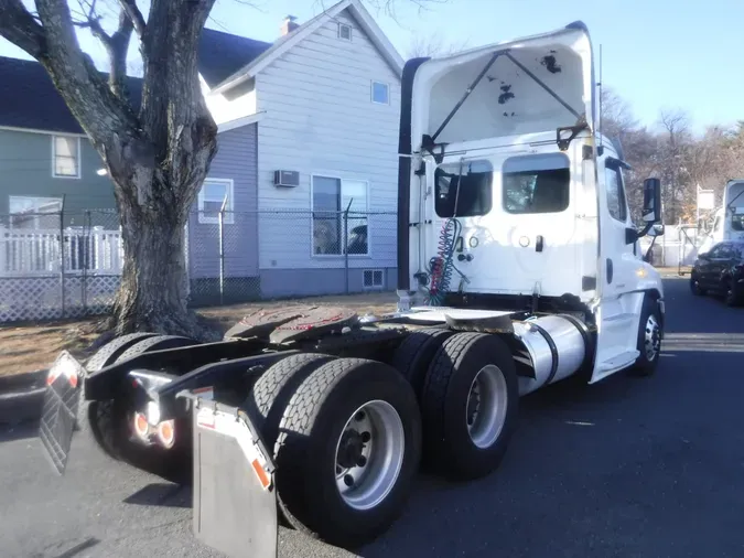 2018 FREIGHTLINER/MERCEDES CASCADIA 125