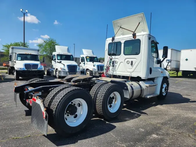 2019 FREIGHTLINER/MERCEDES CASCADIA 125