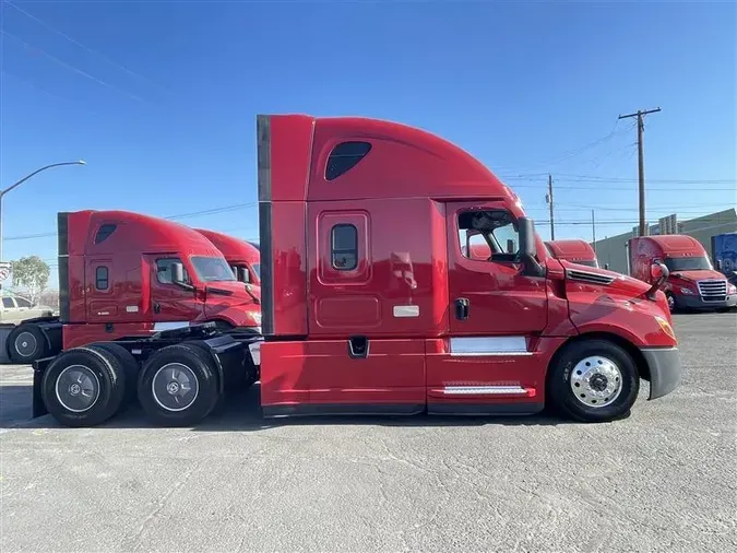 2021 FREIGHTLINER CASCADEVO1