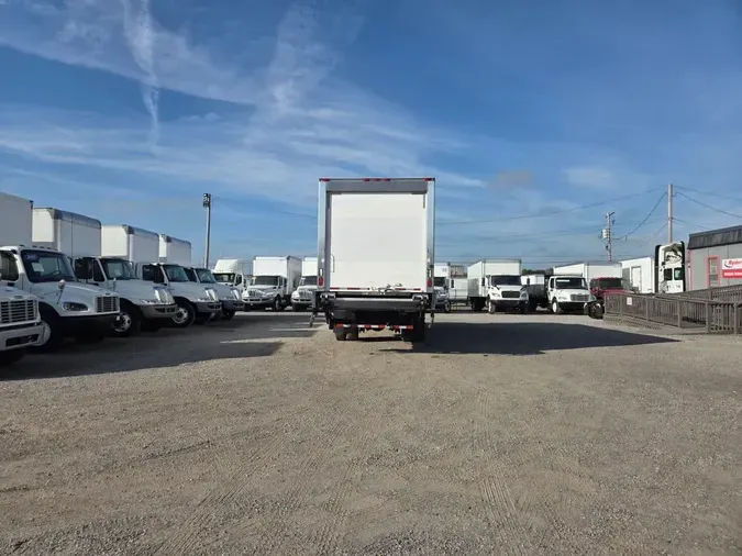 2017 FREIGHTLINER/MERCEDES M2 106