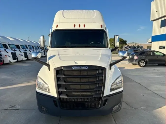 2023 Freightliner Cascadia 126