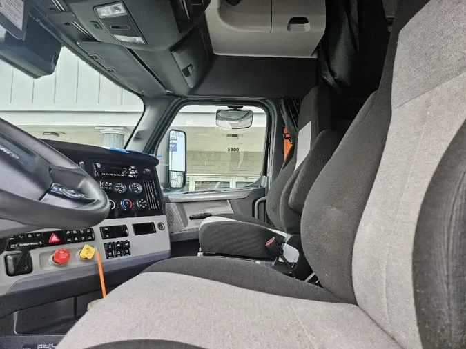 2021 FREIGHTLINER CASCADIA