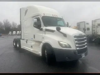 2018 FREIGHTLINER T12664ST