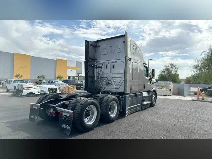 2023 Freightliner Cascadia