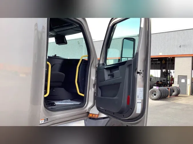 2024 Freightliner Cascadia 1262e79f3065f0619fca165c6dcfff9512b