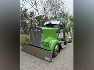 2022 KENWORTH W900