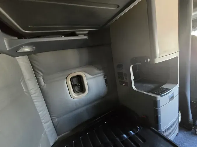 2019 FREIGHTLINER CASCADIA 125