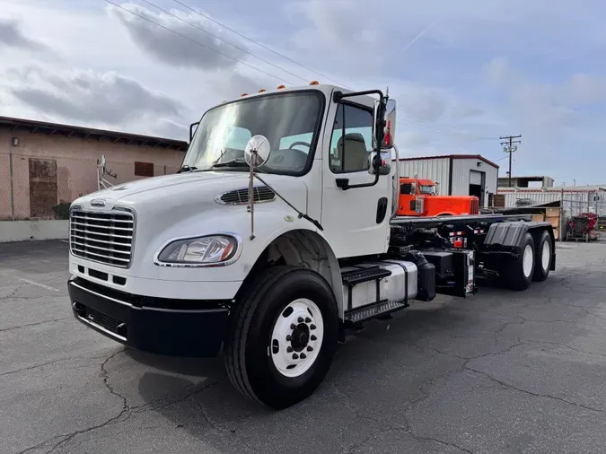 2018 Freightliner Business Class M2 106