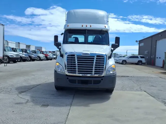 2019 FREIGHTLINER/MERCEDES CASCADIA 1132e82bcf3268ec97792b339e651ed2fb3