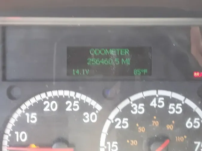 2017 FREIGHTLINER/MERCEDES M2 106