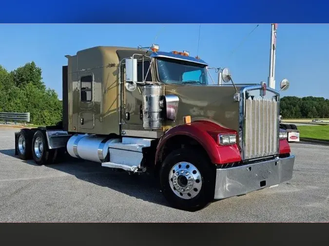 2019 Kenworth W900