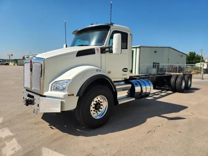 2026 Kenworth T880
