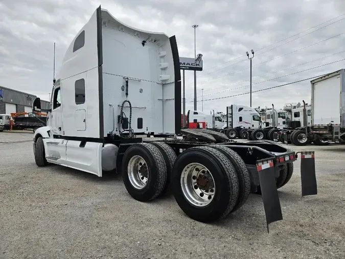 2023 PETERBILT 579