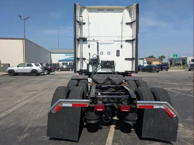 2022 International LT625