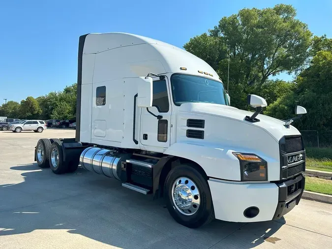 2019 MACK AN64T70