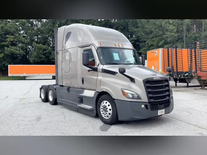 2023 Freightliner Cascadia2e8fb260f85700d72c99ad51476e1dd6