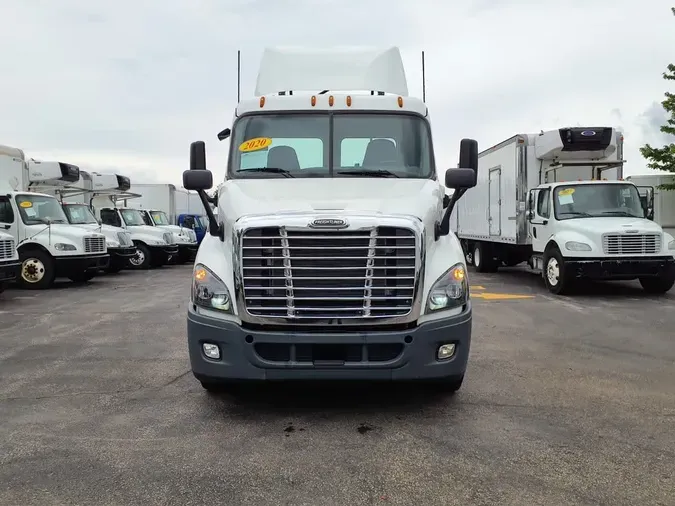 2020 FREIGHTLINER CASCADIA 113