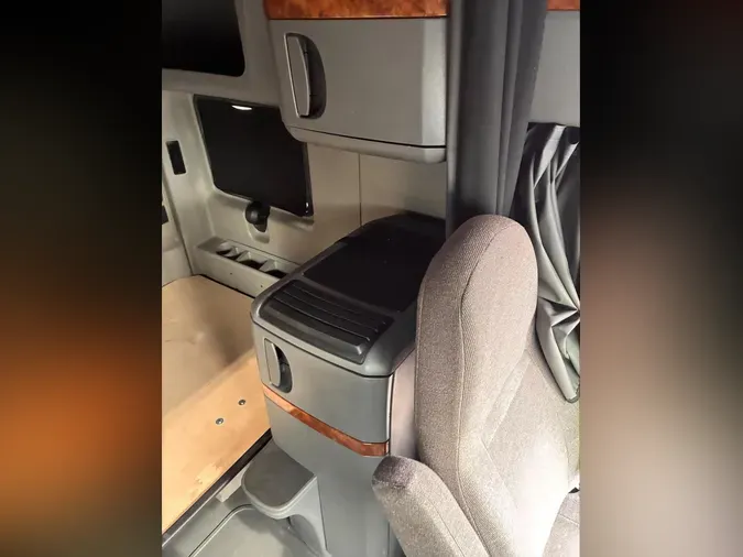 2022 International LT625